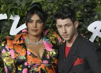 Priyanka Chopra şi Nick Jonas, prima fotografie cu fetița lor, Malti Marie. Micuța s-a născut prematur, prin intermediul unei mame surogat