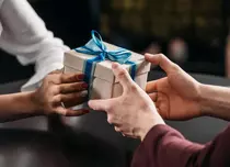 Când nu poți impresiona, cucerește cu simțul umorului - 3gifts te inspiră