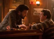 Film de top la Amazon Prime: „Dulcele bar”, cu Ben Affleck în rol principal și George Clooney, regizor