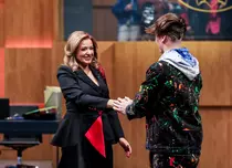 Cine e tânărul de 18 ani care le-a luat banii investitorilor de la Imperiul Leilor 2022. Ideea care i-a convins pe Lei