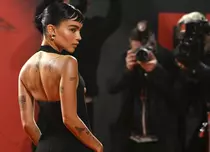Zoë Kravitz a întors toate privirile la premiera filmului „The Batman”. Cine a însoțit-o la eveniment