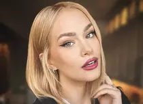 Cum arată azi Feli Donose. Artista a trecut printr-o schimbare radicală de look. „O altă latură a femeii Felicia”