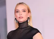 Jodie Comer va juca rolul principal din serialul „Big Swiss”, produs de HBO și Adam McKay