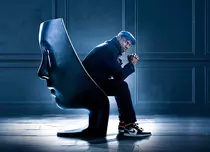 Jaf armat la filmările „Lupin”. Omar Sy și echipa serialului Netflix au fost atacați de 20 de persoane cu cagule