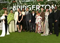 Filme și seriale pe care le puteți vedea dacă v-a plăcut „Bridgerton”, de la Netflix