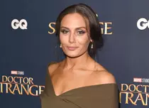 Zara Phythian, din „Doctor Strange” și soțul ei, acuzați că au întreținut relații intime cu o fată de 13 ani