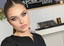 Theo Rose a fost victima bullying-ului. Ce i-au făcut angajații tatălui ei