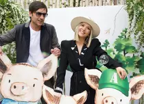 Adela Popescu și Radu Vâlcan și-au botezat mezinul în vârstă de 10 luni. De ce au amânat evenimentul până acum