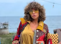 Anna Lesko, apariție inedită pe 1 mai, la mare. Vedeta s-a pozat în costum de baie și haină de blană