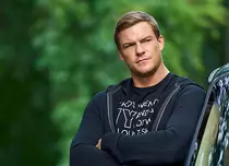 „Reacher” sezonul 2: Alan Ritchson a anunțat care e următorul roman ecranizat din seria lui Lee Child