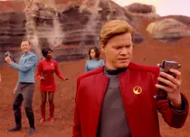 Serialul „Black Mirror” se întoarce cu sezonul 6 pe Netflix! Ce știm până acum despre noile episoade