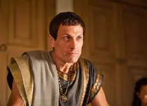 Un actor din serialul Lord of „The Rings: Rings of Power” vine la Comic Con 2022 în București