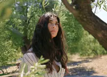 Tuba Büyüküstün, actrița din „Fiica ambasadorului”, joacă într-un serial de succes pe Netflix