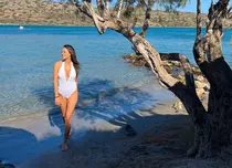 Declarațiile lui George Buhnici stârnesc alte reacții din partea vedetelor. „Mă numesc Andreea Raicu și am celulită și vergeturi“