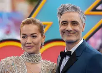 Rita Ora și regizorul Taika Waititi s-au căsătorit în secret!