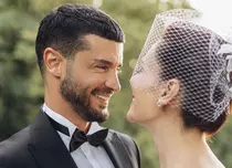 Actorul turc Berk Oktay s-a căsătorit din nou. Cine este noua lui soție