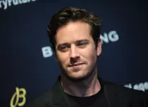I se trage din familie! Mătușa lui Armie Hammer face dezvăluiri zguduitoare într-un documentar despre actor, „House of Hammer”