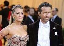 Blake Lively a răbufnit! Soția lui Ryan Reynolds a publicat imagini cu sarcina ei, alături de un mesaj tranșant