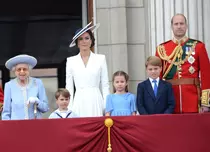 Cum afectează moartea Reginei Elisabeta a II-a titlurile regale: copiii lui Harry devin prinți, Kate și William adaugă noi titulaturi