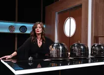 „Chefi la cuțite”, 21 septembrie 2022. Actrița Doina Teodoru îi face o surpriză îndrăzneață lui Chef Scărlătescu