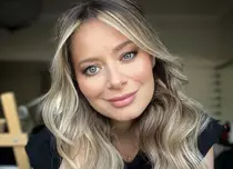 Laura Cosoi, despre filmările pentru serialul de la Prima TV: „Erau șanse să nasc pe platoul de filmare”. EXCLUSIV