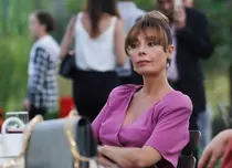 Cine este Özge Özder, Derya din serialul „Infidelul” de la Kanal D