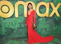 Emmy 2022. Zendaya a strălucit pe covorul roșu. Ce alte ținute spectaculoase au atras atenția