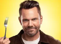 Joel McHale revine la E! Entertainment cu o nouă emisiune. Când începe