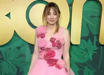 Kaley Cuoco este însărcinată pentru prima oară. Actrița din „Teoria Big Bang” a anunțat vestea într-un mod original