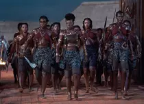 „Femeia rege”, cu Viola Davis, spune povestea adevărată a unităţii războinice formate exclusiv din femei