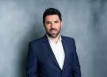 Alex Dima, despre viața de tătic și „România, te iubesc!”. „Timpul de acum aș vrea să stea pe loc pentru că tare-i fain”. EXCLUSIV