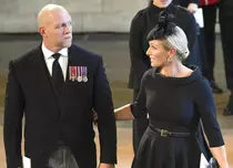 Cum e să locuiești în Palatul Buckingham. Dezvăluirile făcute de Mike Tindall, soțul nepoatei Reginei Elisabeta