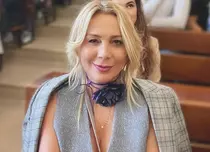 Dana Săvuică a pus internetul pe jar, după ce a pozat goală în cadă. Blonda a refăcut o scenă dintr-un film celebru