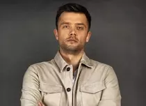 Marian Olteanu, specialist în beatbox. Actorul din „Clanul” face percuție vocală pe scenă. EXCLUSIV