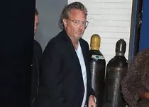 Matthew Perry, dezvăluiri incredibile despre salariile primite de actorii din „Prietenii tăi”. De ce îi datorează 30 de milioane de dolari lui David Schwimmer