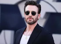 Chris Evans a confirmat relația cu iubita lui, Alba Baptista. Modul amuzant în care a făcut anunțul
