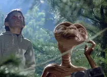 Roboțelul E.T., folosită în filmul lui Steven Spielberg, a fost vândută la licitație. Ce sumă s-a obținut