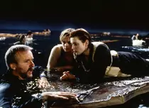 Gata cu zvonurile despre personajele din „Titanic”! James Cameron a aflat dacă Jack ar fi avut loc lângă Rose pe ușa care plutea