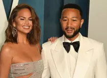 Chrissy Teigen și John Legend, din nou părinți! Cei doi au făcut publică prima fotografie a bebelușului lor