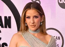 Ellie Goulding, din nou acuzată că l-a înșelat pe Ed Sheeran. Cum s-a apărat cântăreața