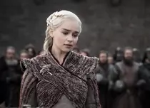 Emilia Clarke, îngrozită de scenele intime cu Jason Momoa din „Game of Thrones”. „Nu știam că trebuia să joc goală”