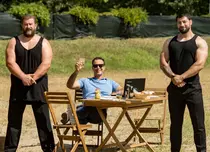 Filmul „Nunţi, botezuri, înmormântări” are un succes răsunător pe Netflix. Este pe primul loc în topul celor mai vizionate filme