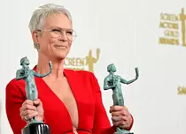Jamie Lee Curtis a sărutat-o pe buze pe Michelle Yeoh, după victoria obținută la SAG 2023. „Ne iubim una pe cealaltă”
