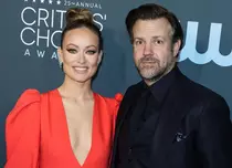 Olivia Wilde și Jason Sudeikis, dați în judecată de fosta bonă. Ce îi cerea actorul să facă în timpul nopții