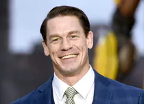 John Cena, transformare uluitoare pentru rolul său din filmul „Ricky Stanicky”. Imaginile de pe platoul de filmare