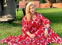 Loredana a plecat din țară împreună cu fiica sa. De ce și-a anulat toate concertele. „A renunțat”