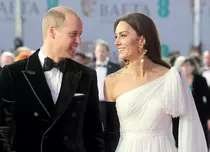 The Crown, sezonul 6. Primele imagini cu Prințul William și Kate Middleton din serialul Netflix