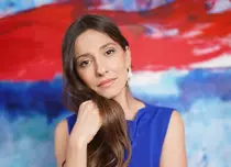 Dana Rogoz și soțul ei, pasionați de design interior. „Amenajarea interioară a caselor în care am locuit a fost mereu făcută de noi”. EXCLUSIV