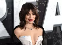 Jenna Ortega, în discuții pentru a juca în filmul „Beetlejuice 2”, regizat de Tim Burton. Ce actori își vor relua rolurile