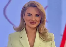 Loredana Iordache (TVR 1), ritualul unui jurnal reușit: „Nicio emisie nu începe fără exercițiile de dicție”. EXCLUSIV